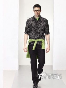 曼茨帛男裝新款上市，商務(wù)休閑新風(fēng)尚盡在麗人服裝網(wǎng)